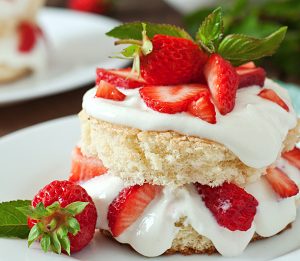 Strawberry Vanilla Mini Cake