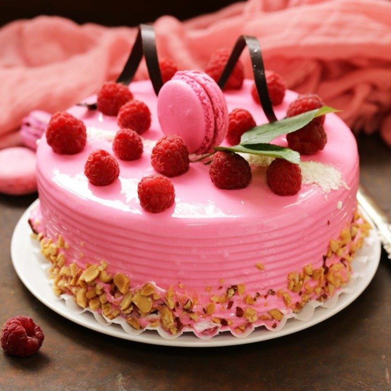 5e723a7686971_cake-with-raspberries-rbx2t9y